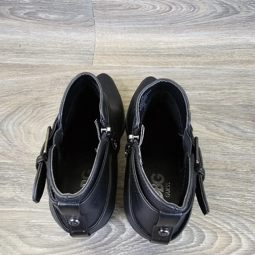 GBG by Guess Boots Womens Size 6.5 Black‎ Dustyn Chelsea Style Cuban Heel Ankle